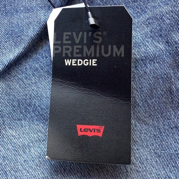 •LAST PAIR* Levi’s Wedgie hi waisted VTG inspired frayed jeans NWT SZ 30/SZ 10 - Picture 10 of 15